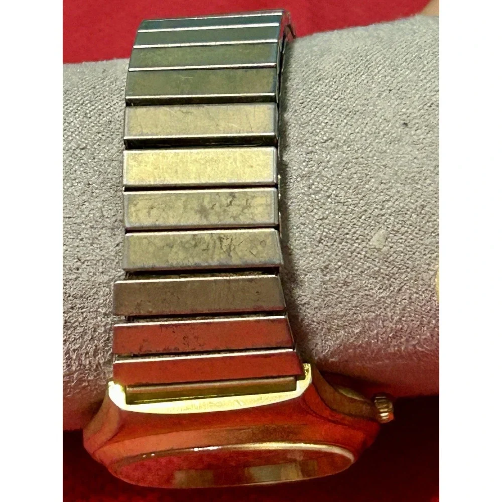 Vintage McGregor Japan Quartz Watch Men Gold Tone Date Stretchable New Battery